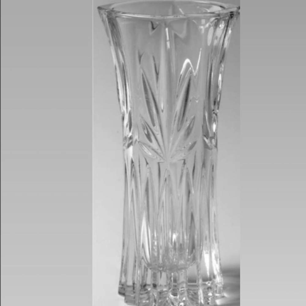 #871 Vintage Princess Hse Royal Highlights Crystal Sq Top Vase beautiful etching